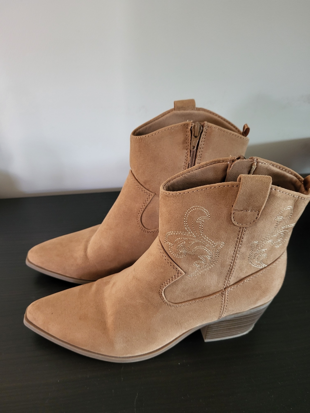 Faux Suede Western Ankle Boots in Tan Size 8